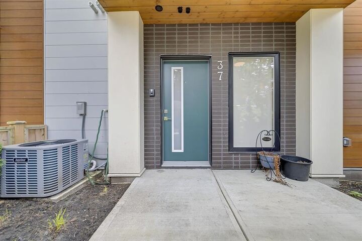 Property Photo:  5858 132 Street 37  BC V3X 1N1 