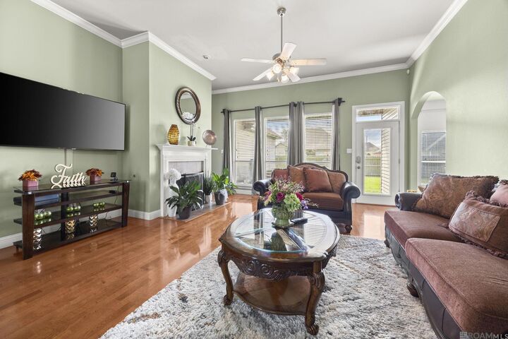 Property Photo:  6142 Waterford Ln  LA 70778 