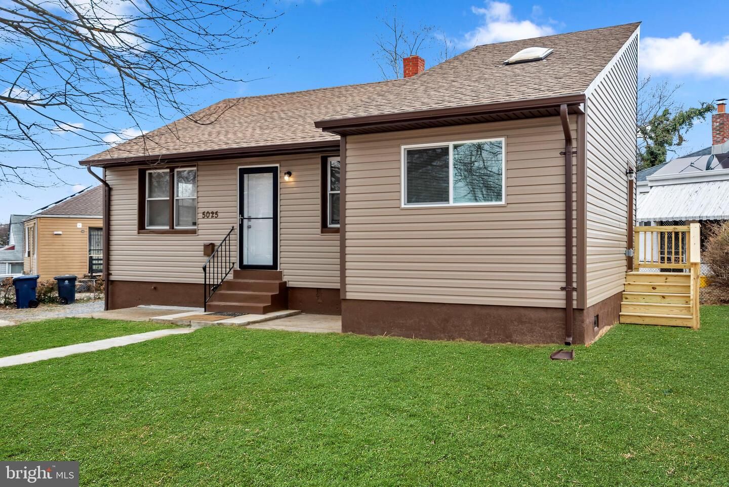 Property Photo:  5025 Addison Road  MD 20743 