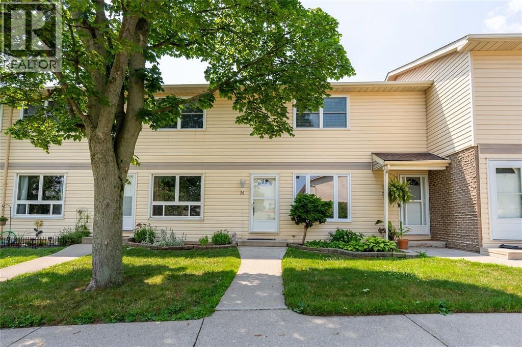 Photo de la propriété:  200 St Clair Boulevard 51  ON N0N 1G0 