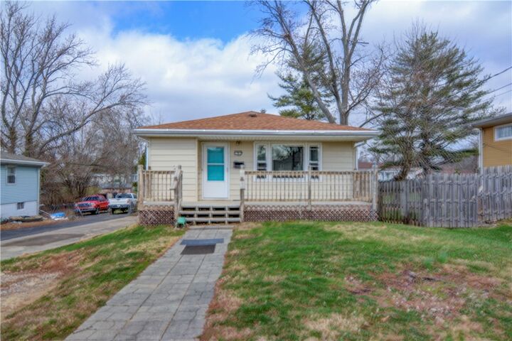 Property Photo:  5 E Pepperidge Court  IL 62521 