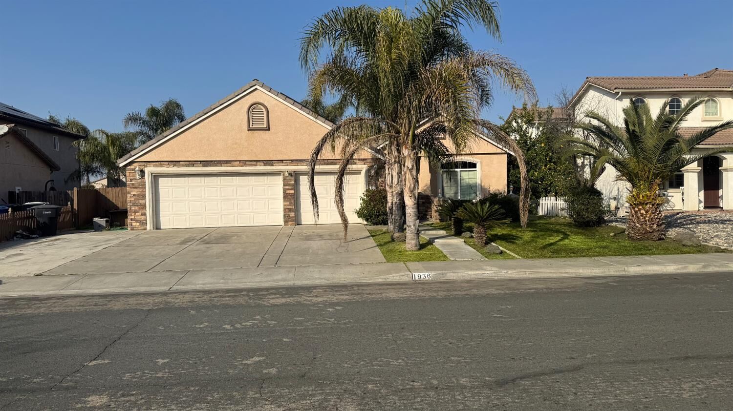 Property Photo: 1936 W Heather Lane CA 93230