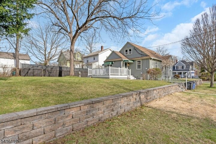 Property Photo:  1 Perry Place  NJ 07081 