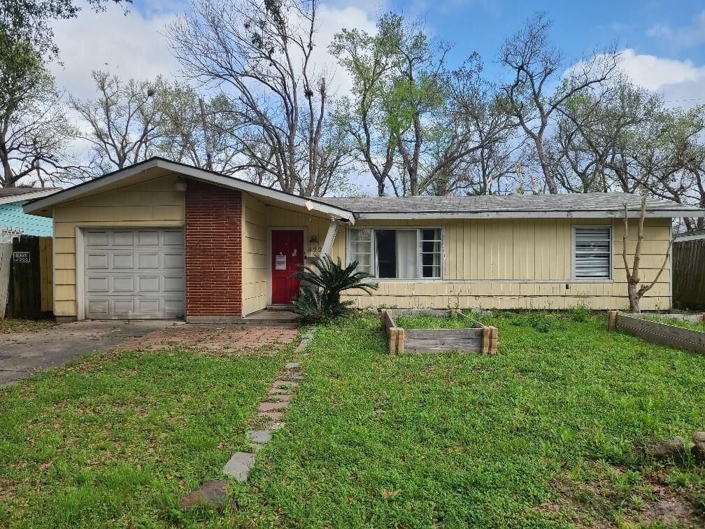 Property Photo:  422 Surratt Drive  TX 77091 