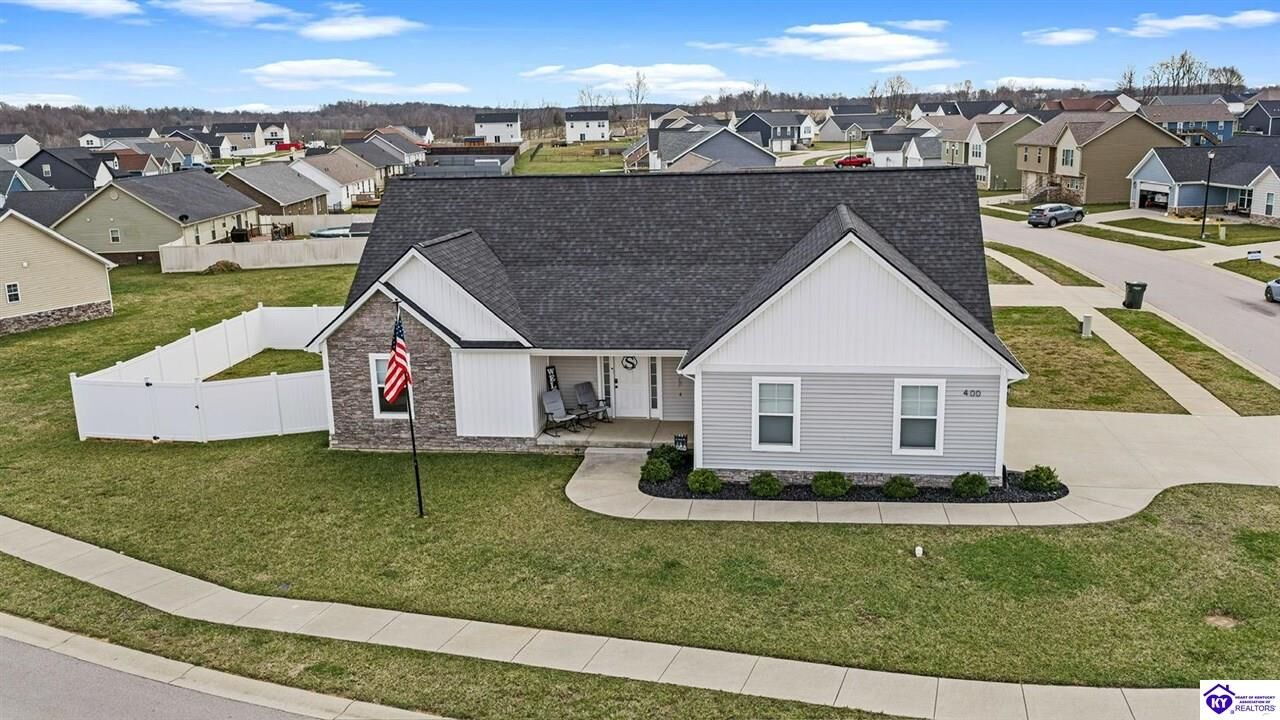 Property Photo:  400 Turnberry Court  KY 40175 