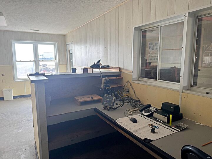 Property Photo:  520 N 450 E  IN 47501 