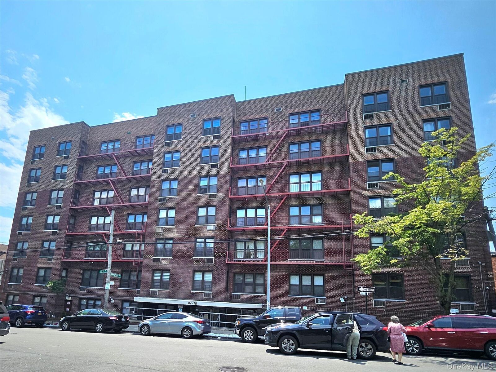 Property Photo:  87-70 173 Street 4D  NY 11432 