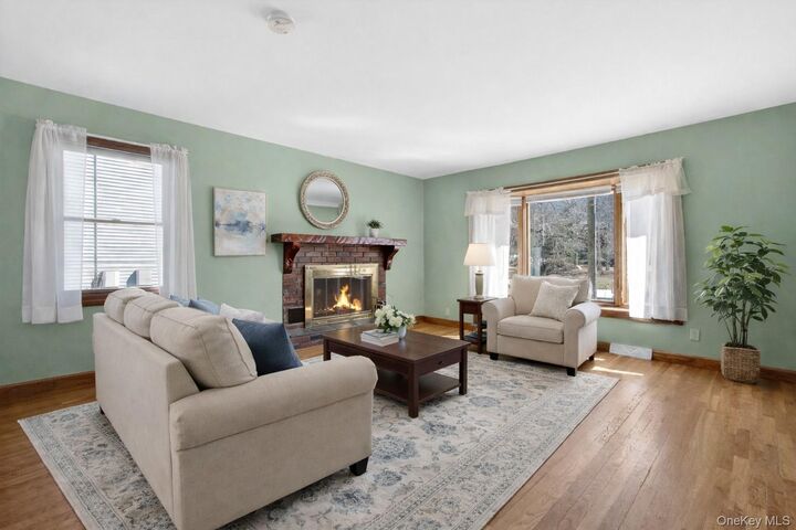 Property Photo:  7 Greenway E  NY 10974 