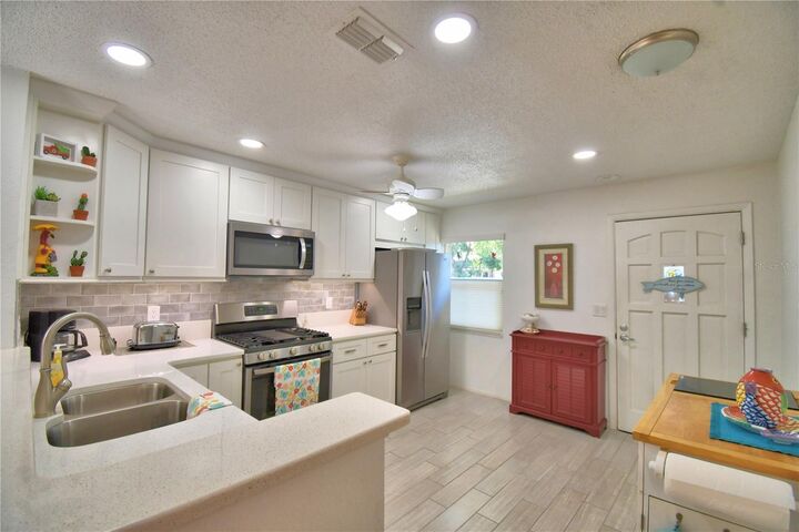Property Photo: 345 24th Street NW 23 FL 33880