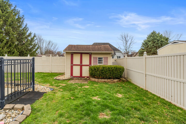 Property Photo:  2033 Cheyenne Trail  IN 47203 