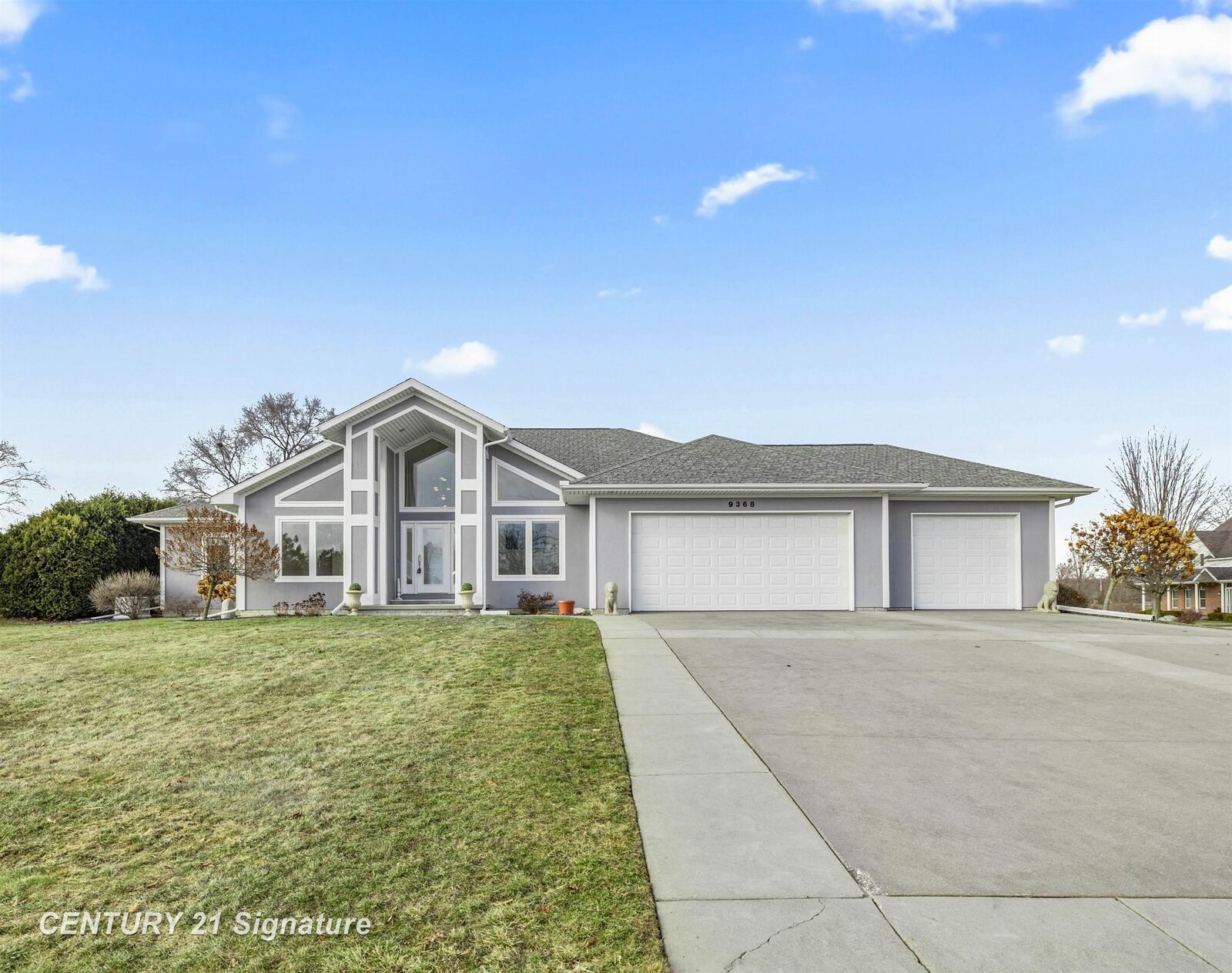 Property Photo:  9368 Highland Green Drive  MI 48609 