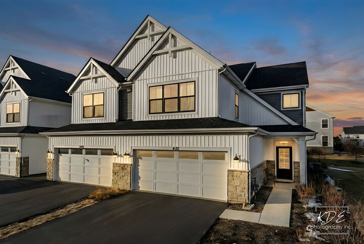 Property Photo: 4122 Chelsea Manor Circle IL 60504