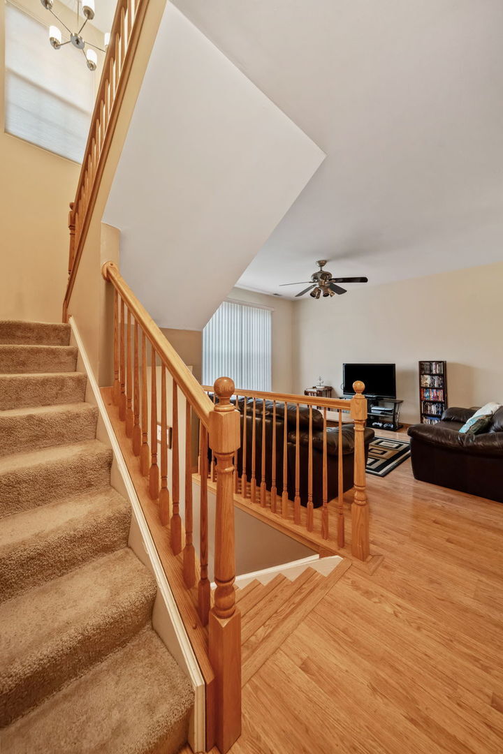 Property Photo:  1702 Fieldstone Drive N  IL 60404 