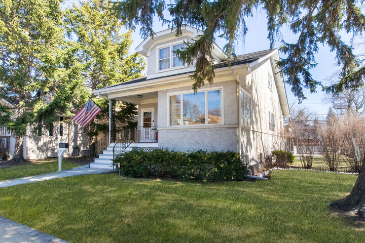 Property Photo:  7001 N Ozark Avenue  IL 60631 