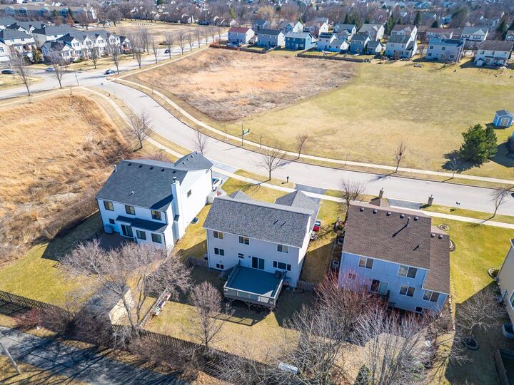 Property Photo:  186 Manning Avenue  IL 60538 