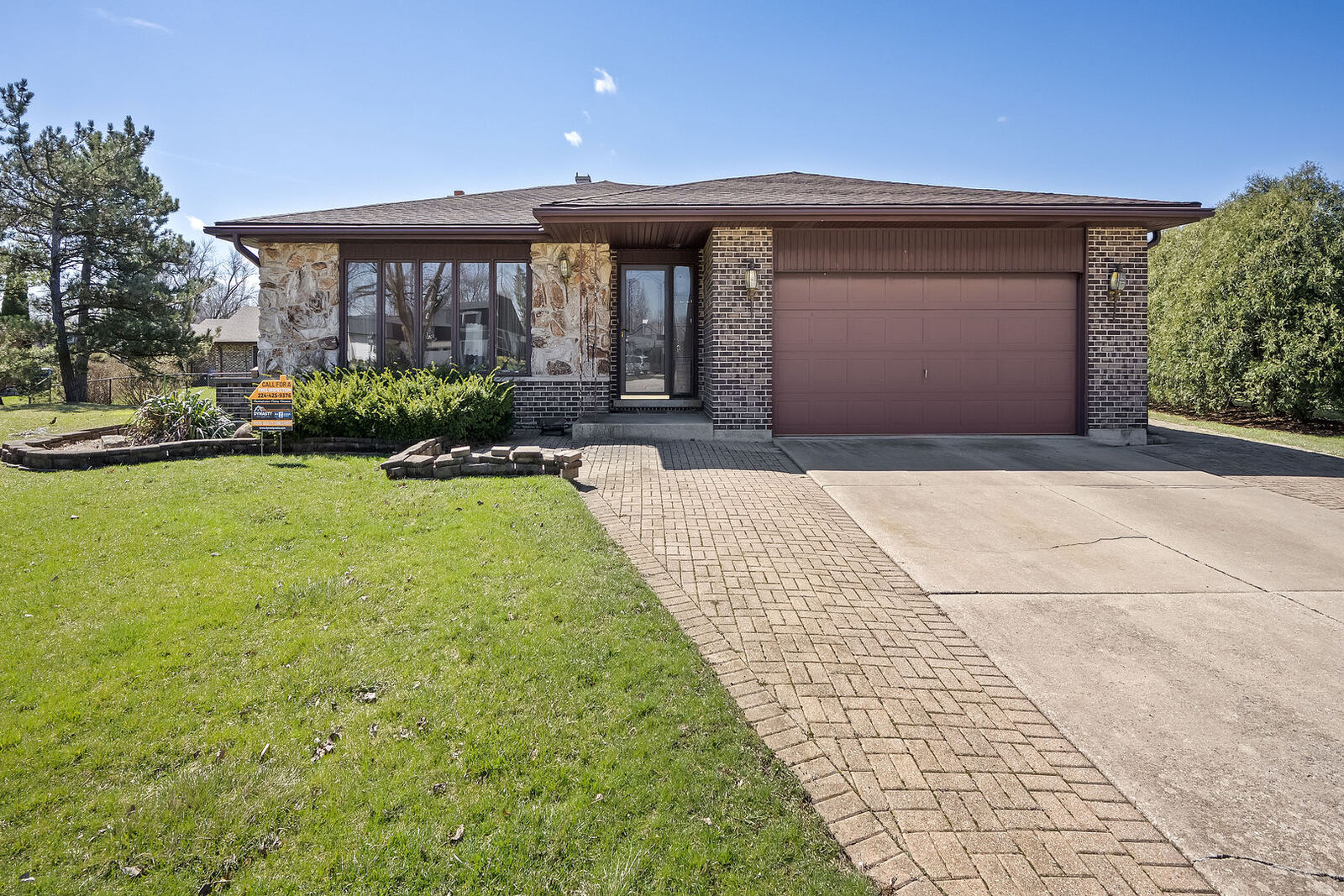 Property Photo:  1631 Arbor Court  IL 60561 