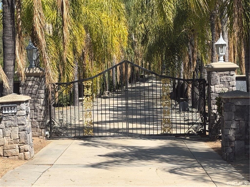 Property Photo:  9050 Hunt Road  CA 92883 