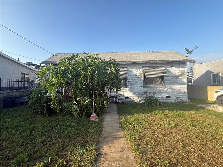 Property Photo:  3667 E 5th  CA 90063 