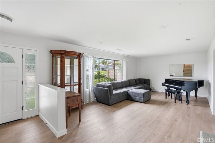 Property Photo:  928 Sunrise  CA 93455 