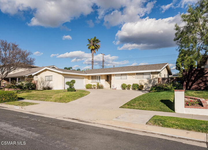 Property Photo:  9720 Sophia Avenue  CA 91343 
