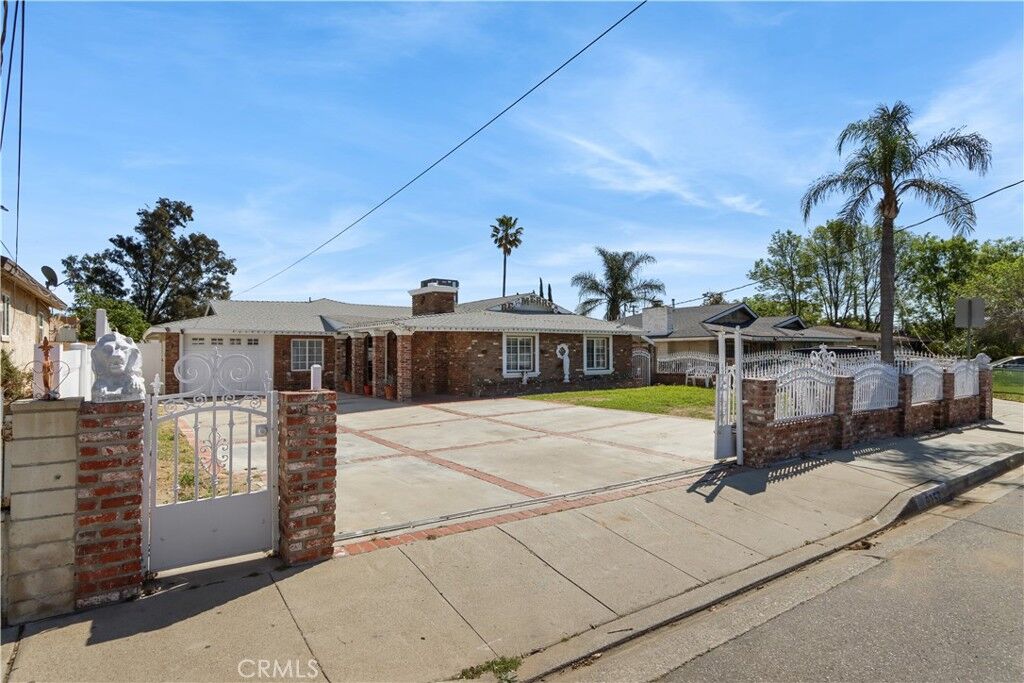 Property Photo:  9257 Palmetto  CA 92335 