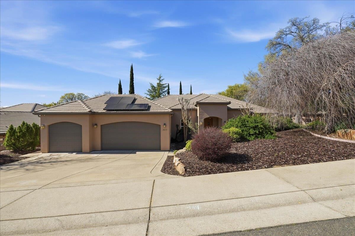 Property Photo:  2017 Riesling Way  CA 95682 