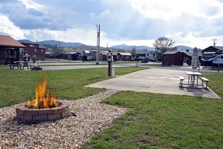 Property Photo:  221 Golden Nugget  GA 30512 