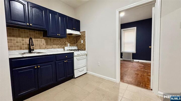 Property Photo:  302 3rd Street 304  NJ 07029 