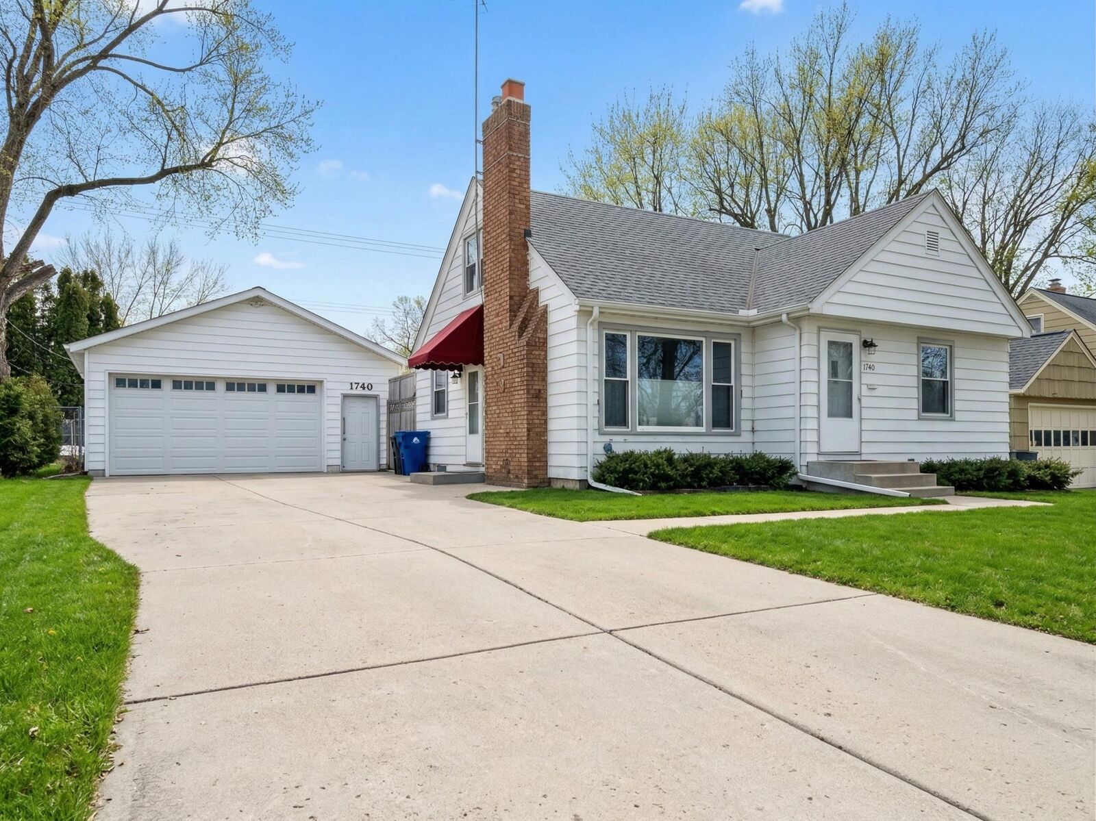 Property Photo:  1740 Rome Avenue  MN 55116 