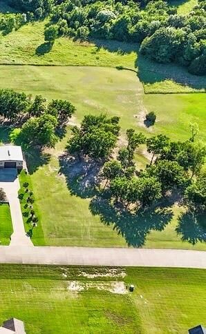 Property Photo: 1409 Shadow Lakes Drive TX 75169