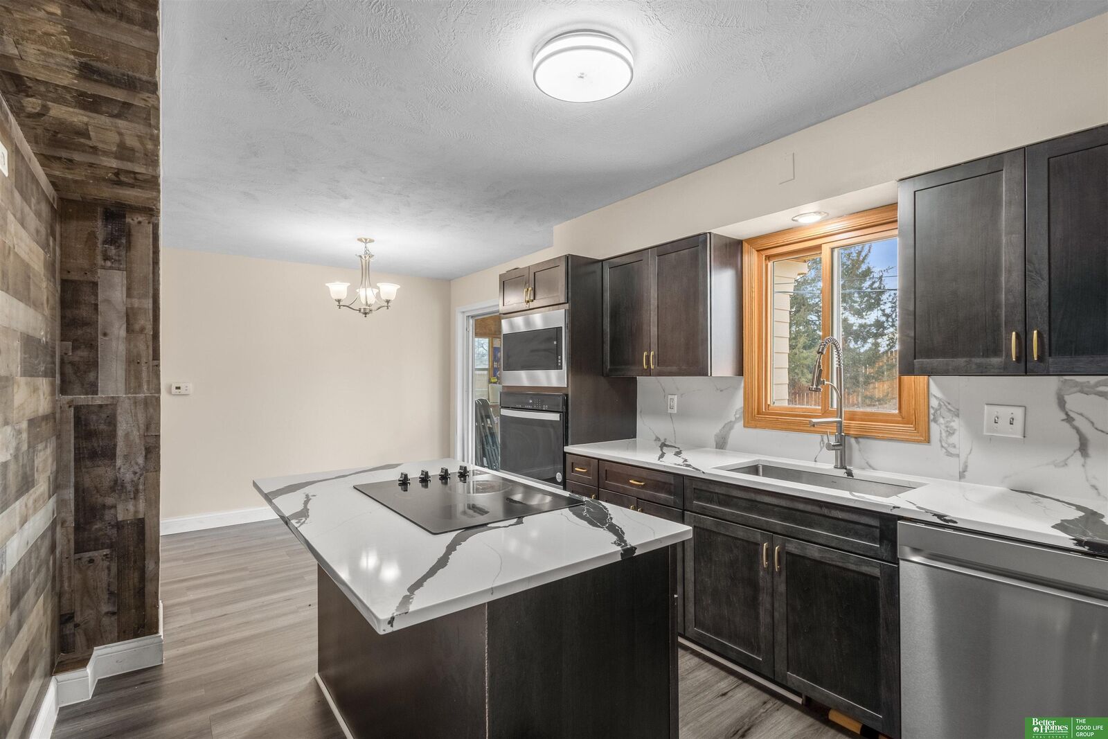 Property Photo: 1712 Pelton Avenue NE 68005