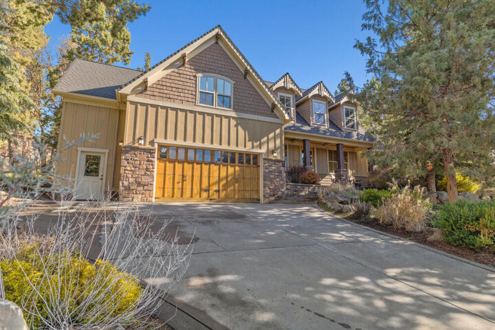 Property Photo: 11017 Siskin Lane OR 97601