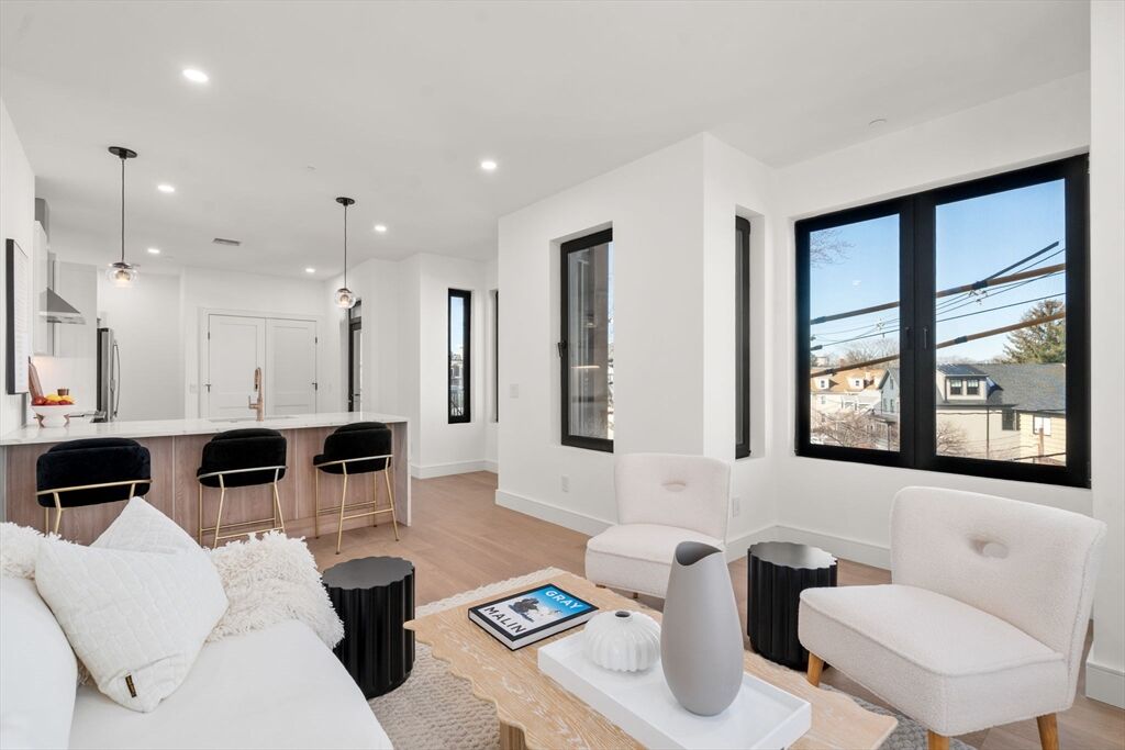 Property Photo:  84 Prospect St 302  MA 02143 