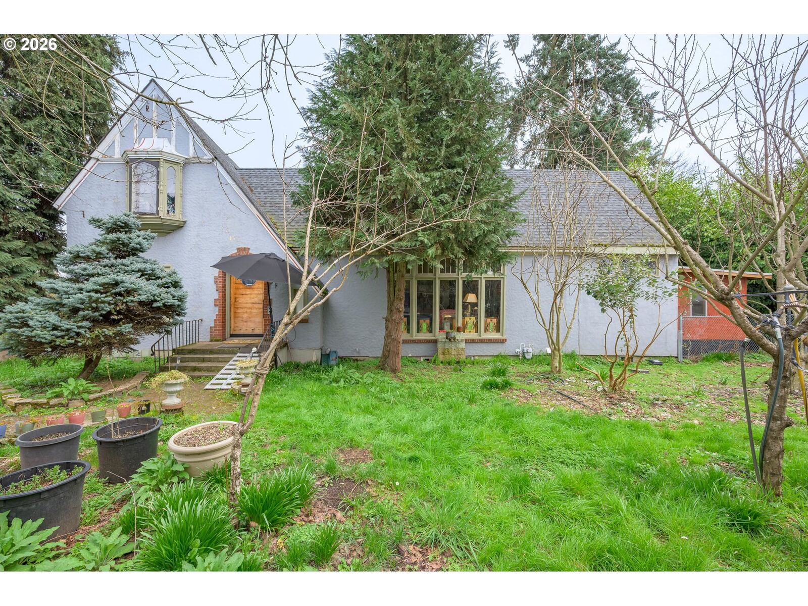 Property Photo: 325 River Rd OR 97404