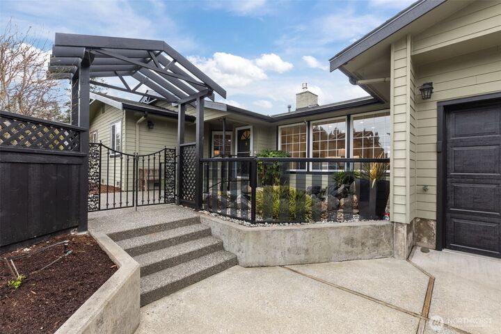 Property Photo:  22312  92nd Avenue W  WA 98020 