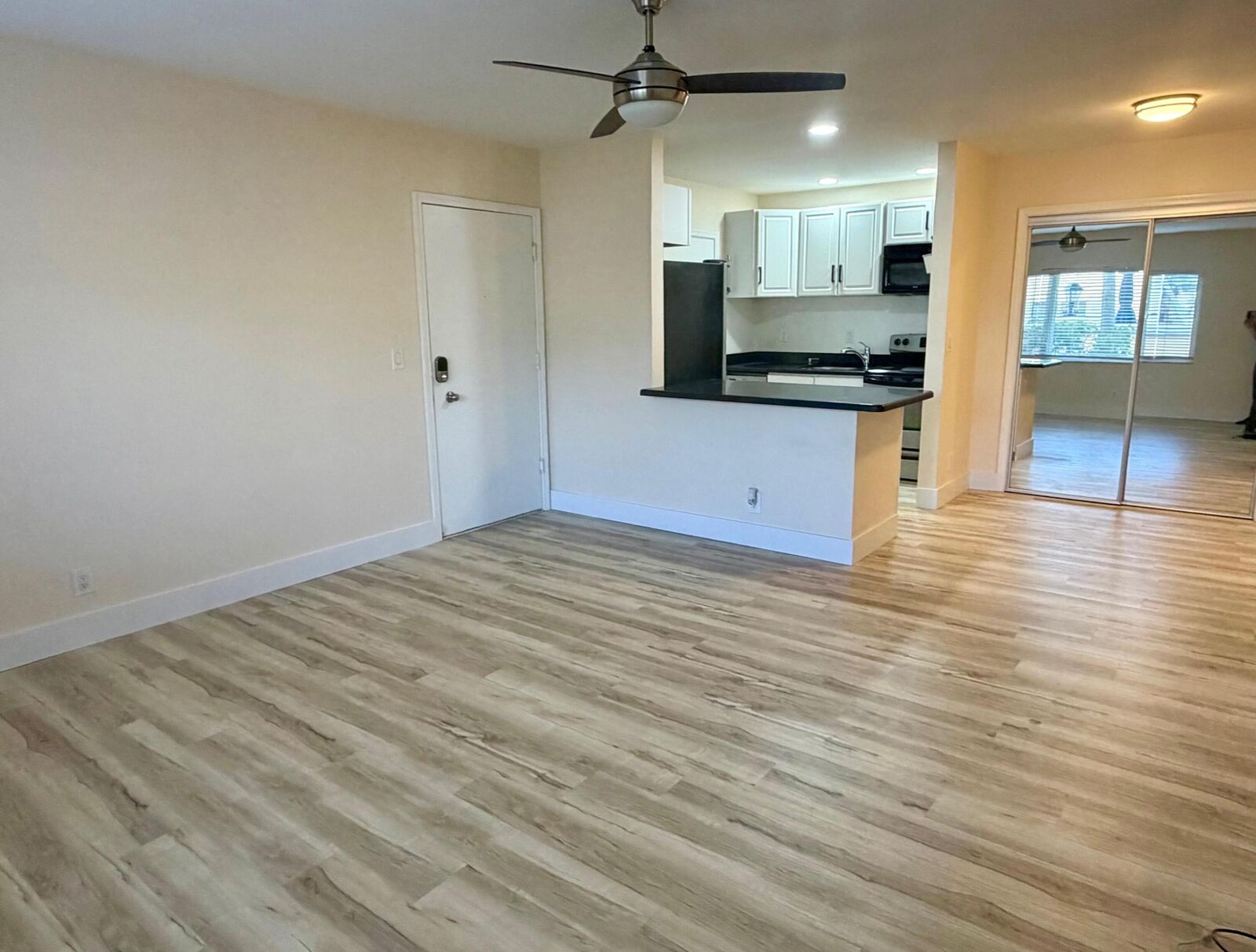 Property Photo: 2230 NE 56th Place 209 FL 33308