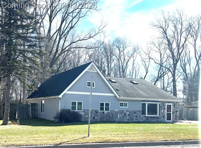 Property Photo: 17300 Merriman Road N MI 48152