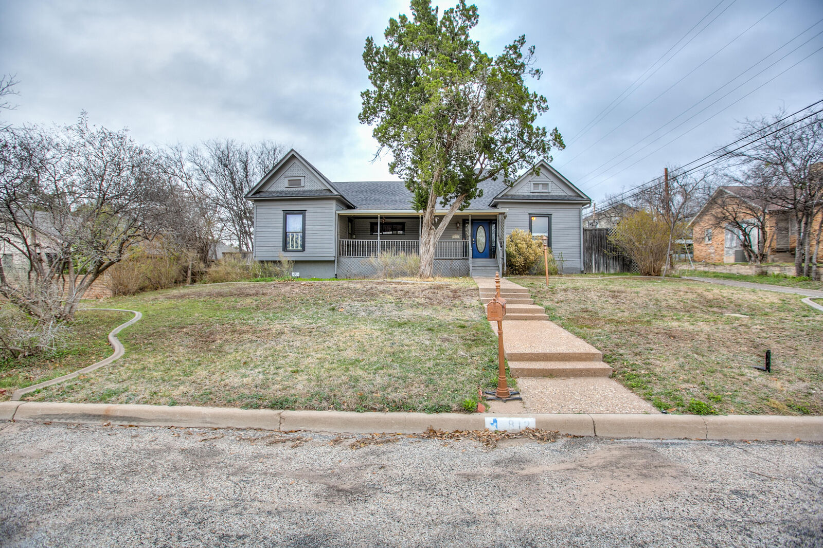 Property Photo: 812 W Highland Boulevard TX 76903