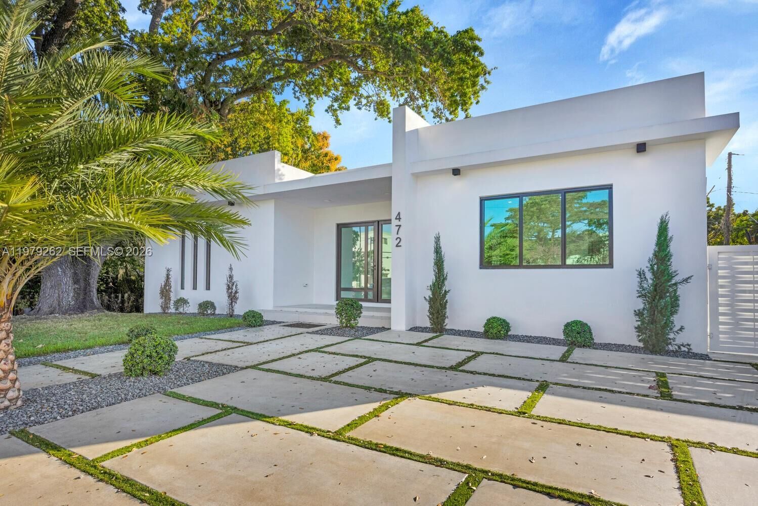 Property Photo:  472 S Royal Poinciana Blvd  FL 33166 