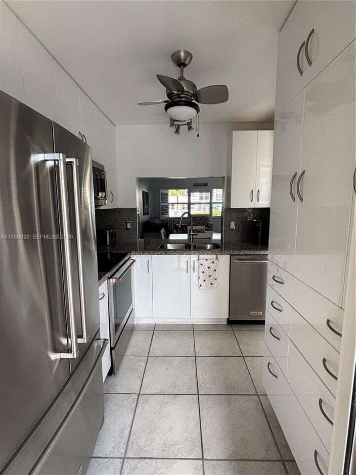 Property Photo: 1481 S Ocean Blvd 106E FL 33062