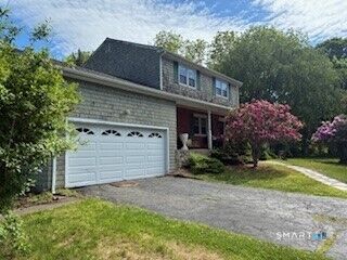 Property Photo:  11 Williamsburg Drive  CT 06477 