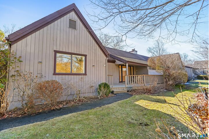 Property Photo:  639 Onondaga Lane B  CT 06614 