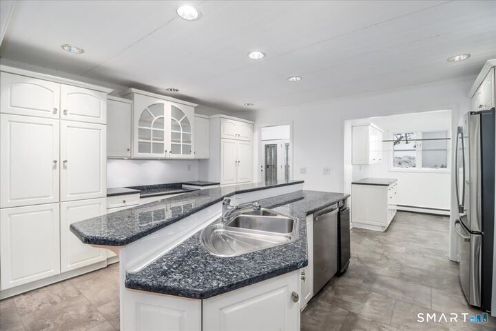 Property Photo:  8 Pebble Lane  CT 06776 