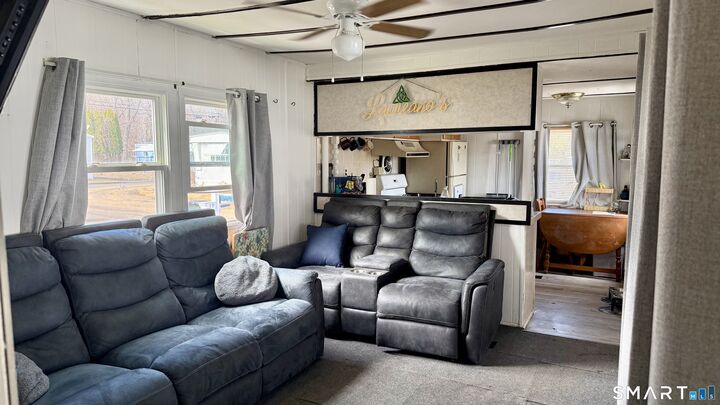 Property Photo:  17 Montauk Road  CT 06118 