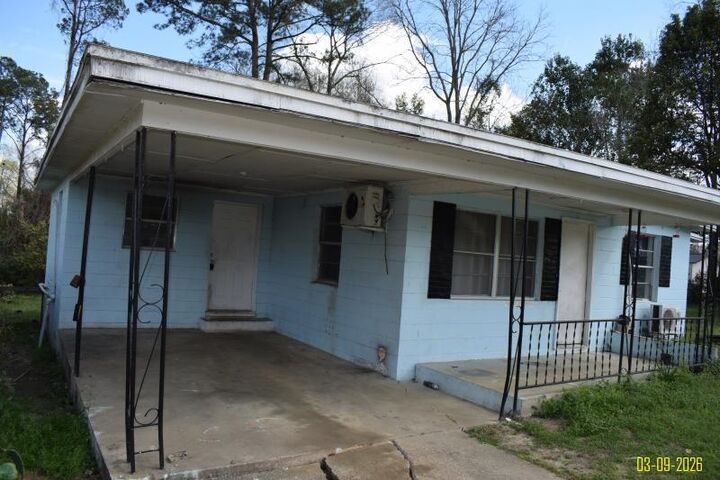 Property Photo: 801 S Main Street FL 32333