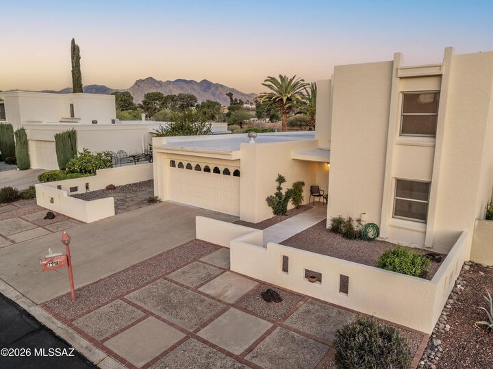 Property Photo:  7912 N Casas Cameo  AZ 85742 
