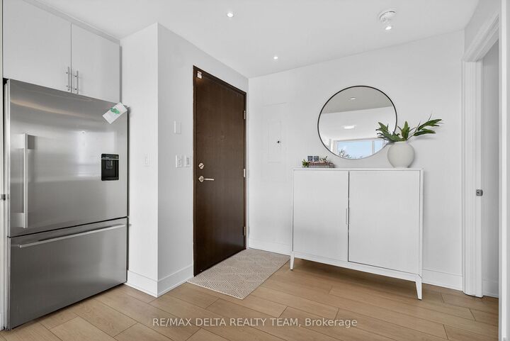 Property Photo: 1035 Bank Street 307 ON K1S 3W9