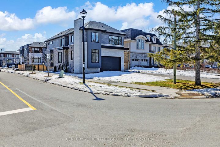 Photo de la propriété:  251 Oxford Street  ON L4C 7V7 