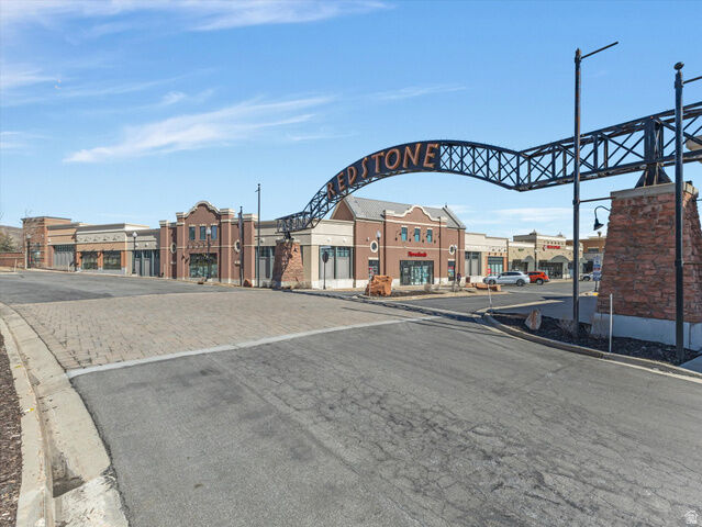 Property Photo:  1684 W Fox Hollow Ln H12  UT 84098 