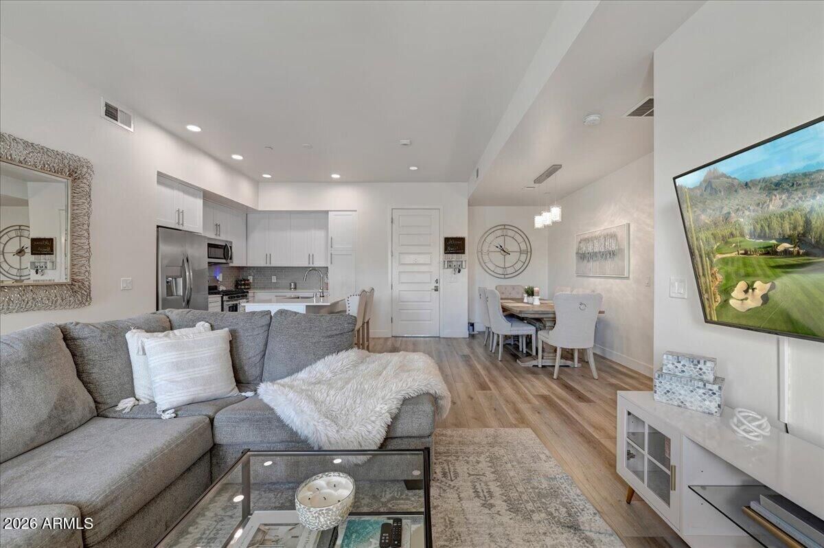 Property Photo: 7300 E Earll Drive 1013 AZ 85251